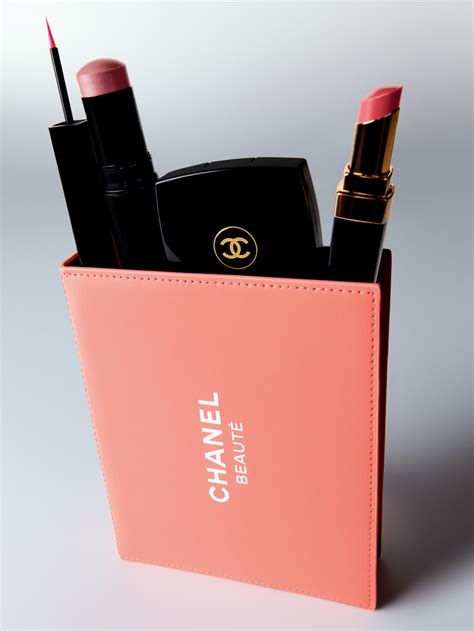 Chanel makeup the nature getaway